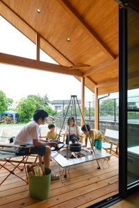 アウトドア好きのご夫婦が叶えた、三角屋根の家